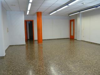 Lloguer Local Comercial a Abrera. Local comercial