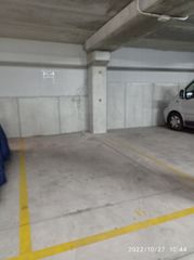 Parking coche en Abrera. 9 plazas de parking en pol.sant  ermengol