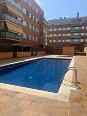 Flat in Abrera. Seminuevo totalmente reformado 1 calidades  4 hab