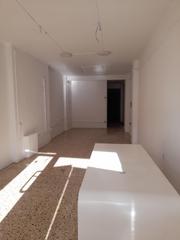 Lloguer Local Comercial a Abrera. Local alquiler zona ajuntament