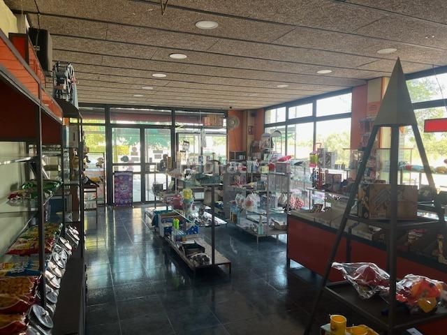 Foto 728c306f-eb71-4526-a8c5-b4d35736d984. Lloguer local comercial a Abrera