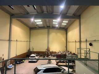 Rent Industrial building in Abrera. Nave en aquiler junto nii totalmente equipada