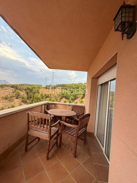 Foto a7540eed-4008-4ac4-a9b9-bbd4b2b6dcd8. Casa amb calefacció aparcament piscina a Abrera