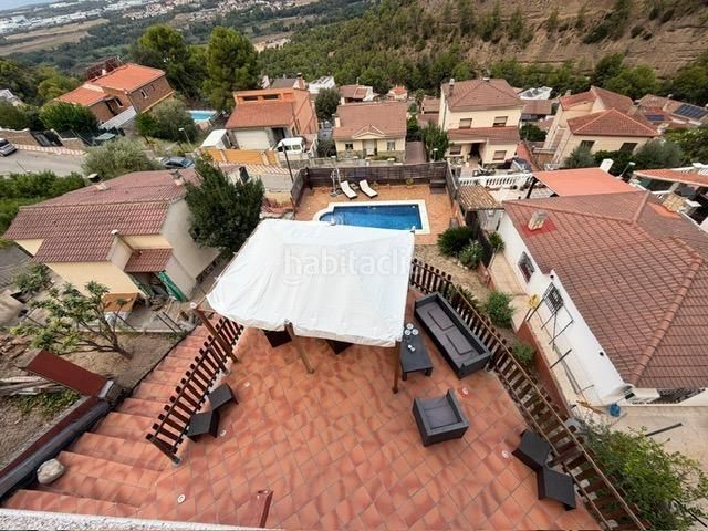 Foto eccf3ac7-cc91-4a7d-ab8e-d56beb130daa. Casa amb calefacció aparcament piscina a Abrera