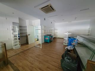 Local Comercial en Plaza Primero de Mayo