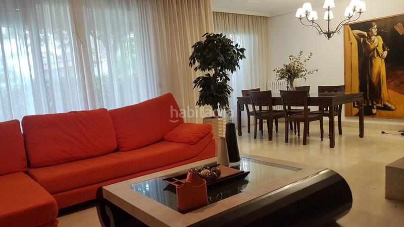 Foto fa72594e-208f-48cb-8c18-784eef0a8f3e. Casa amb calefacció aparcament piscina a Avenida Madrid Logroño