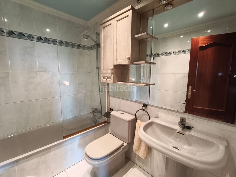 Foto 0f4aa3d0-5e35-4afd-8a27-6135b822e045. Casa adossada amb calefacció aparcament piscina a Logroño