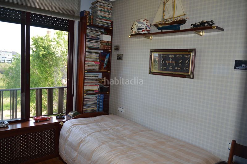 Foto 311dbf5f-dbff-4f2c-99ca-78ac23891110. Casa adossada amb calefacció aparcament piscina a Logroño