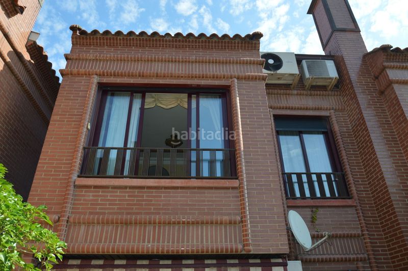 Foto 326d6e02-1de6-4228-b8b1-f45b5833ff9e. Casa adossada amb calefacció aparcament piscina a Logroño
