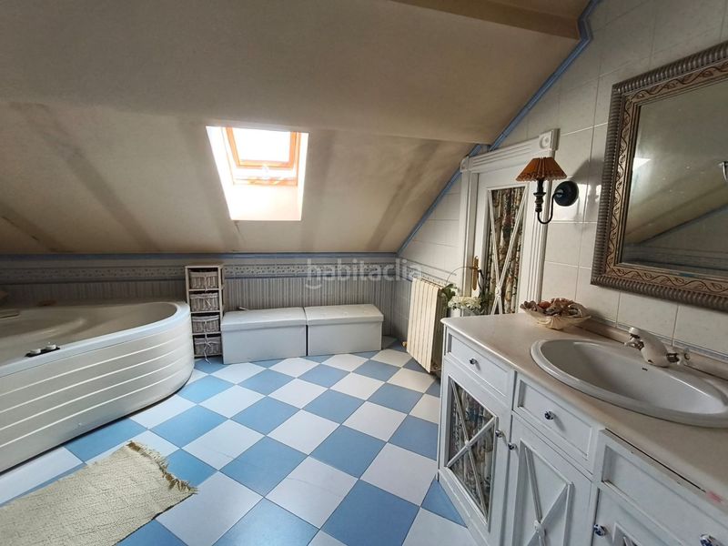 Foto 385df9fe-4cff-413d-9e10-a2679a28f0de. Casa adossada amb calefacció aparcament piscina a Logroño