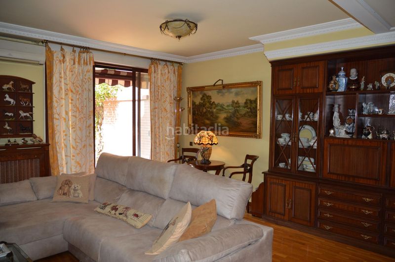 Foto 42ac74a2-5e0c-4ae9-b8b1-20c391f4b1de. Casa adossada amb calefacció aparcament piscina a Logroño