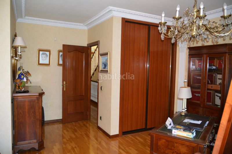 Foto 5a0fdbee-c94c-43e3-85df-1d3634b7f7d2. Casa adossada amb calefacció aparcament piscina a Logroño