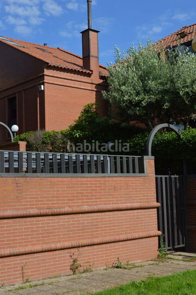 Foto 5b76dd6e-1a87-43eb-8392-47601c4b1173. Casa adossada amb calefacció aparcament piscina a Logroño