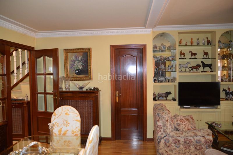 Foto 806f203f-d5ff-4989-b08c-d242a90d0854. Casa adossada amb calefacció aparcament piscina a Logroño