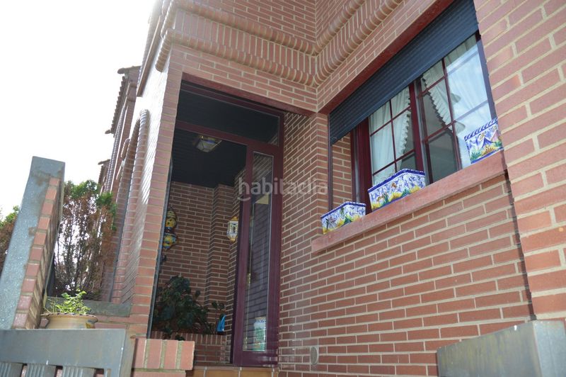 Foto 9be344a3-a097-42fa-8e66-6590cea40ca7. Casa adossada amb calefacció aparcament piscina a Logroño