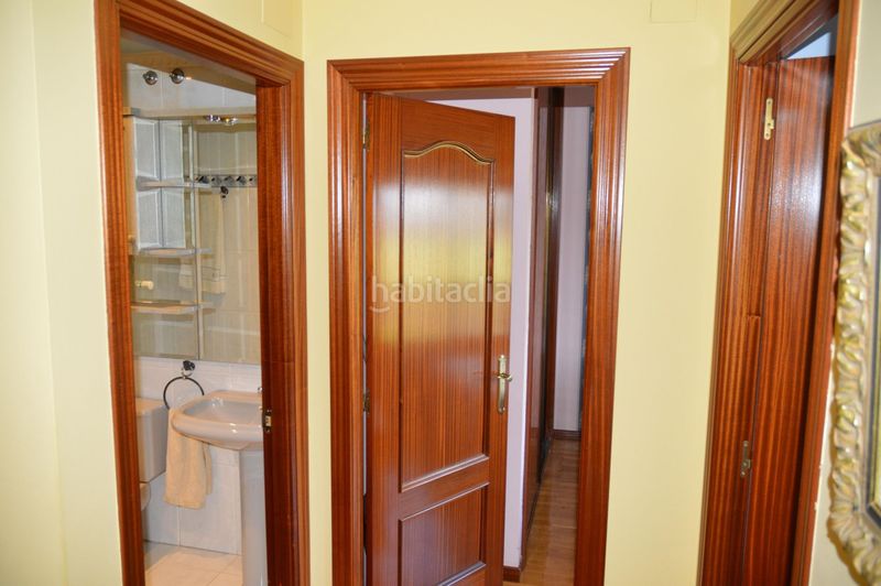 Foto affe1765-737a-4393-915c-ed153c516c24. Casa adossada amb calefacció aparcament piscina a Logroño