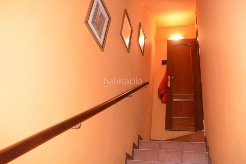 Foto b8e0e270-d1b6-435f-a0e9-aecb8fad9491. Casa adossada amb calefacció aparcament piscina a Logroño