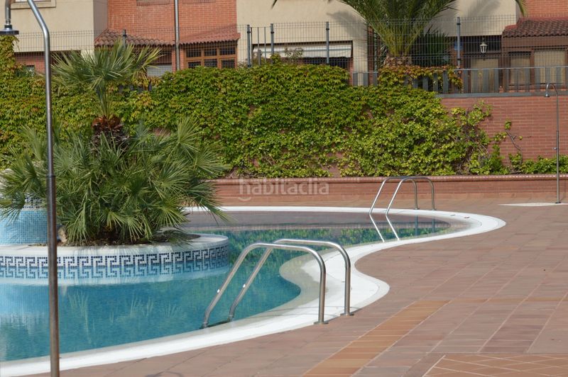 Foto cf864a96-c0c9-41d4-a56a-56392478caa6. Casa adossada amb calefacció aparcament piscina a Logroño
