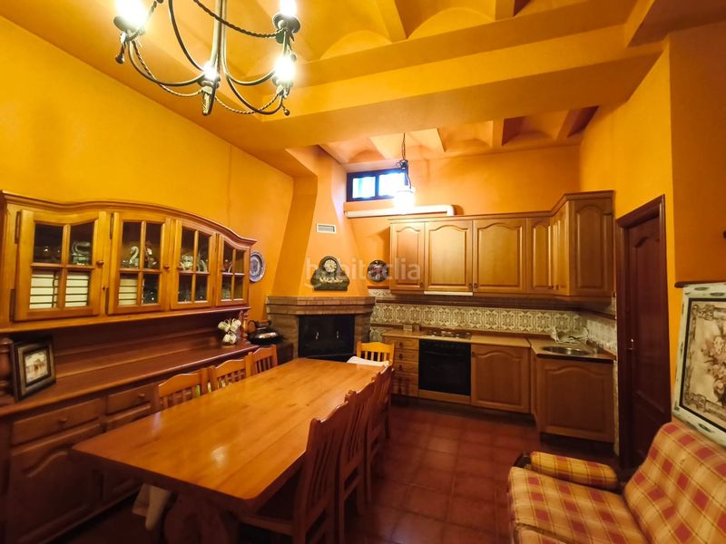 Foto d8108138-f151-4b79-b10d-fd528971a773. Casa adossada amb calefacció aparcament piscina a Logroño