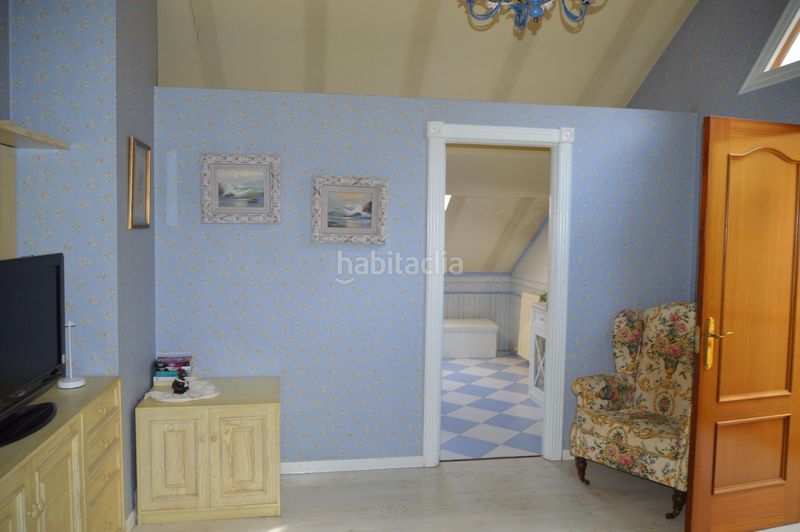 Foto e8280e56-a96e-4e25-95d1-8ea53772fd6a. Casa adossada amb calefacció aparcament piscina a Logroño