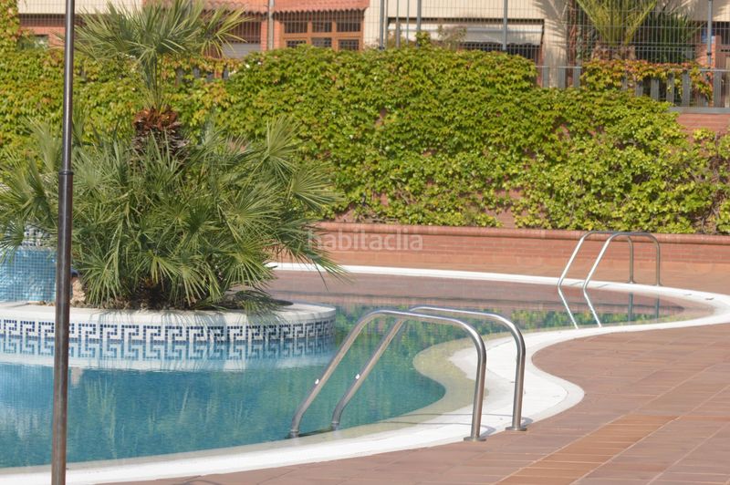 Foto ec75121a-0d85-482d-add1-2a00a7048cd3. Casa adossada amb calefacció aparcament piscina a Logroño