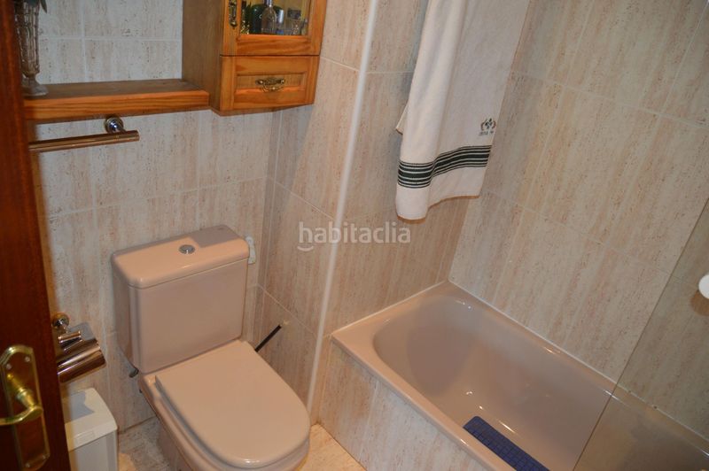 Foto fcdc007b-8438-4977-80a0-84c44e4a7863. Casa adossada amb calefacció aparcament piscina a Logroño