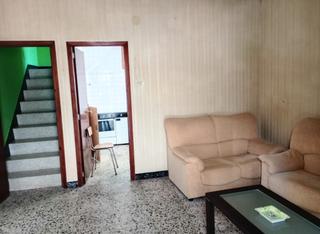 Maison à Malpica de Bergantiños. Casa lista para entrar a vivir por solo 60.000 € en buño ( malpi