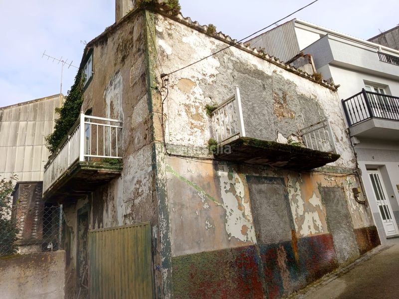 Foto a26b79ae-ae05-4347-b88e-c23b34f1c6a0. Casa amb aparcament a Ponteceso