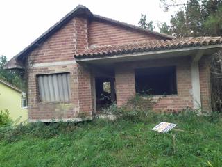 Casa en Carballo. Se vende estructura de casa en sofán carballo