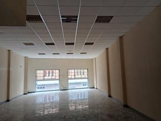 Business premise in Carballo. Bajo comercial céntrico en carballo