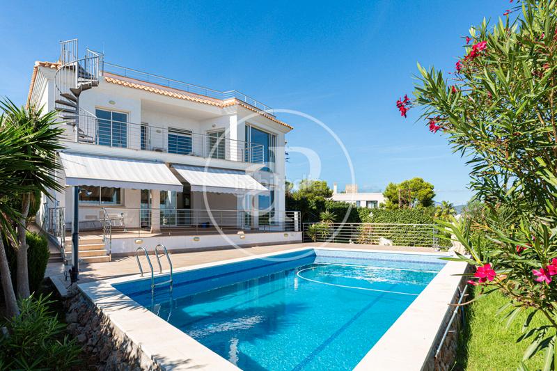 Foto 7b0d65a1-eafb-48d9-a629-387b1f8ba995. Alquiler piso villa en alquiler con en santa ponsa en Calvià