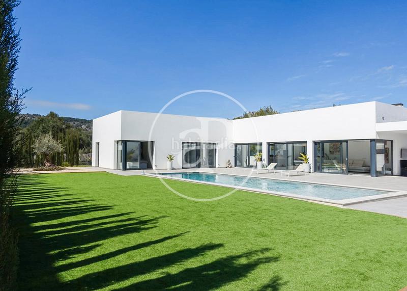 Foto e7af506c-4161-4eba-aec1-9175eeb63b57. Alquiler casa  en alquiler con piscina en Bunyola
