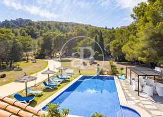 Rent House  Carrer del corb marí. Casa mallorquina en alquiler para 16 personas en puerto pollensa