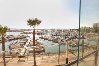 Rent Flat  Carrer joan maragall. Piso en alquiler de 4 dormitorios y vistas al mar en portixol