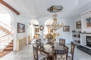 Maison  Carrer des volanti. Chalet en venta con un diseño árabe en porto cristo