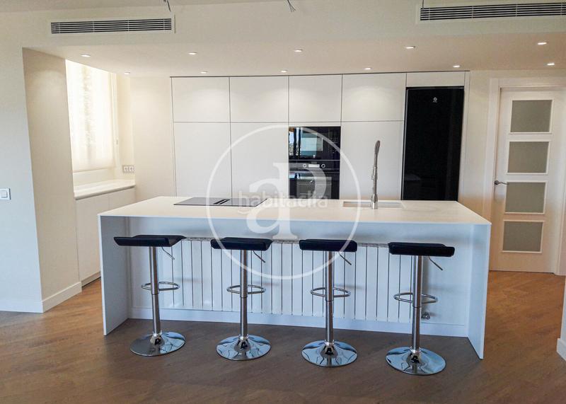 Foto 5895d560-da5e-48e2-8810-d458830590d9. Rent flat with heating parking pool in Cas Català-Illetes Calvià