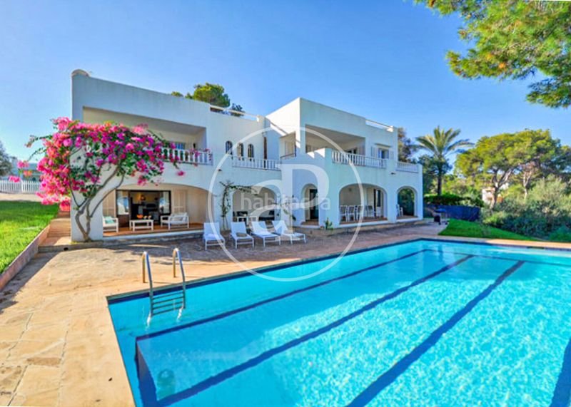 Foto 4fe6cb4e-7df4-4db8-8397-6e8f30bc3ae3. Casa amb calefacció aparcament piscina a Cala d´Or Santanyí