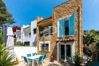 Semi detached house in Santa Ponça. Casa en venta en santa ponsa