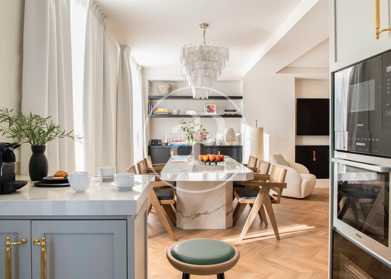 Foto 17887cda-81b3-4b75-a2cc-97ed77af2115. Lloguer casa amb piscina a Dreta de l´Eixample Barcelona