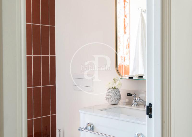 Foto 1e87fcbf-0508-4d0d-81a2-1dca2132df95. Lloguer casa amb piscina a Dreta de l´Eixample Barcelona