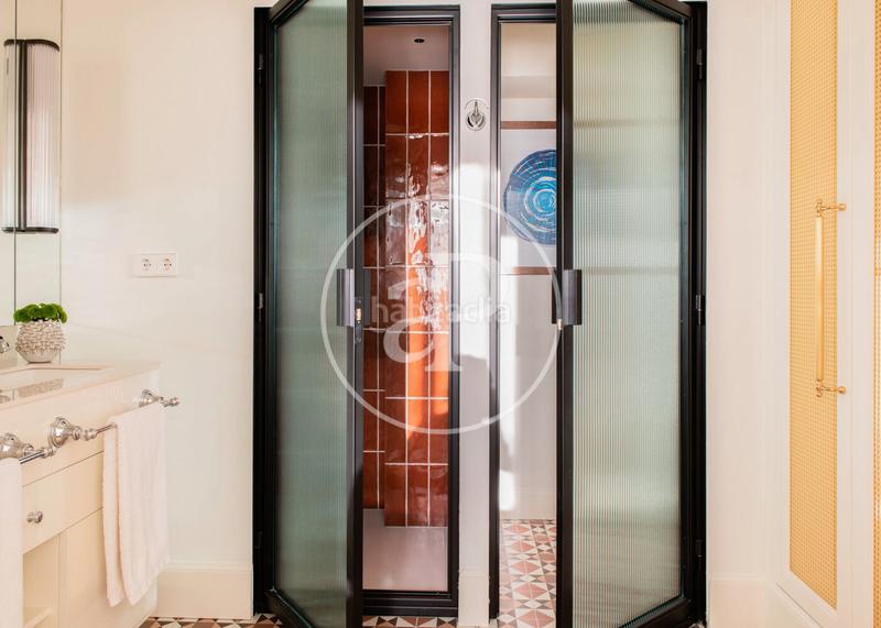 Foto dcca2388-49a5-4b65-b84f-049d4b2a4374. Lloguer casa amb piscina a Dreta de l´Eixample Barcelona