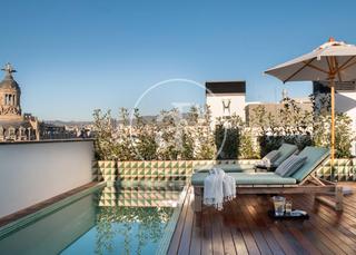 Miete Haus  Pg. de gràcia. Ático amueblado  con terraza en paseo de gracia
