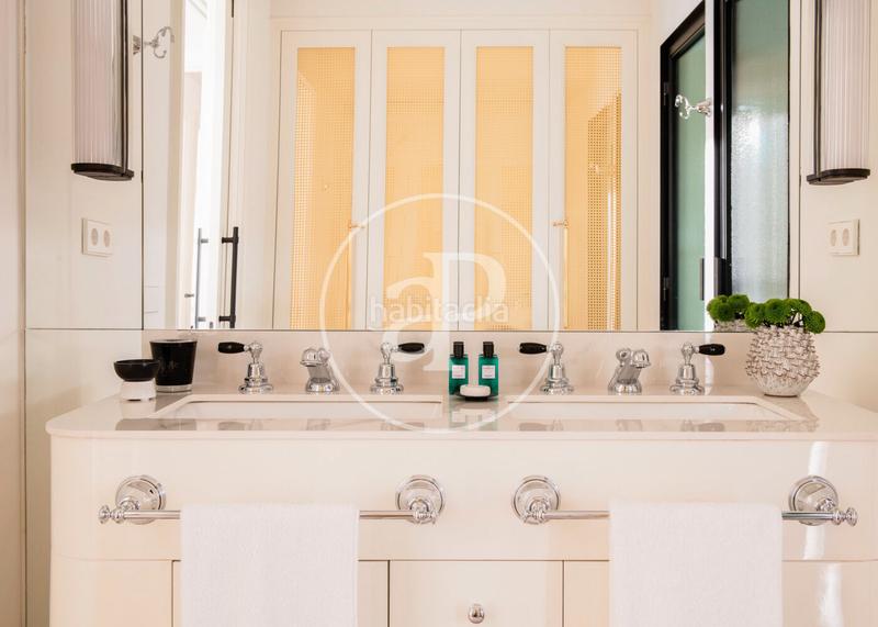 Foto a0275773-70f5-49fc-9fda-559d3476b3d5. Rent house with pool in Dreta de l´Eixample Barcelona