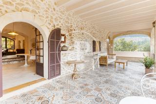 House in Bunyola. Casa en venta en orient