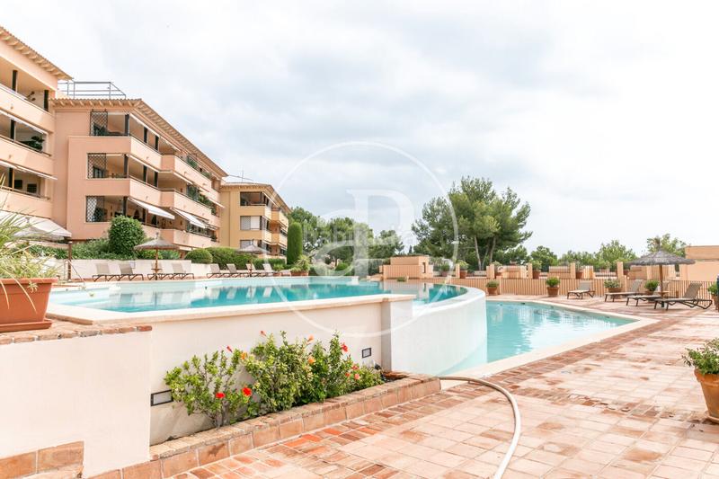 Foto 8a1619be-2462-4261-8639-4d6bc7ea1628. Rent flat with heating parking pool in Cas Català-Illetes Calvià