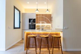 Rent Flat  Carrer d'andrea doria. Piso en alquiler en santa catalina