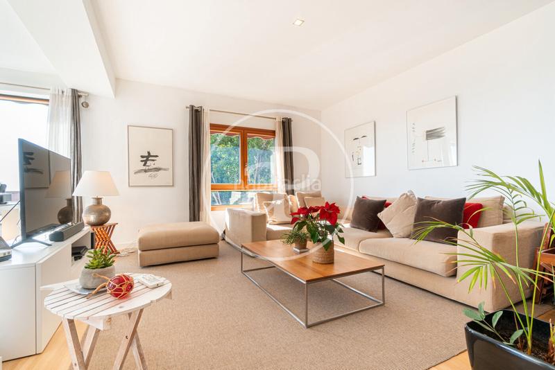 Foto 2c87ccea-225a-4891-b9c3-b575755bf2f4. Casa amb calefacció aparcament a Gènova Palma de Mallorca