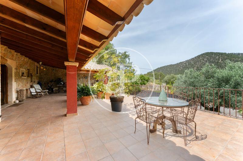Foto 5418d0db-7f2c-43b5-8aa7-7d8628650518. Casa amb calefacció aparcament piscina a Alaró