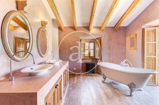 Casa  C/ de saridakis. Villa señorial en venta en la bonanova