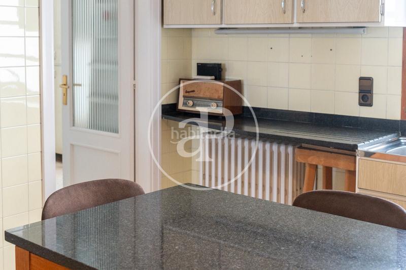 Foto 6f66541e-b04f-43b1-a2de-b2ccbc0ef989. Attico con riscaldamento in El Mercat Palma de Mallorca